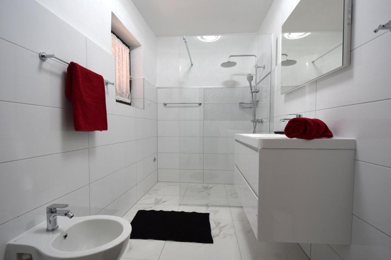 Apartments Petrovic Малинська Екстер'єр фото